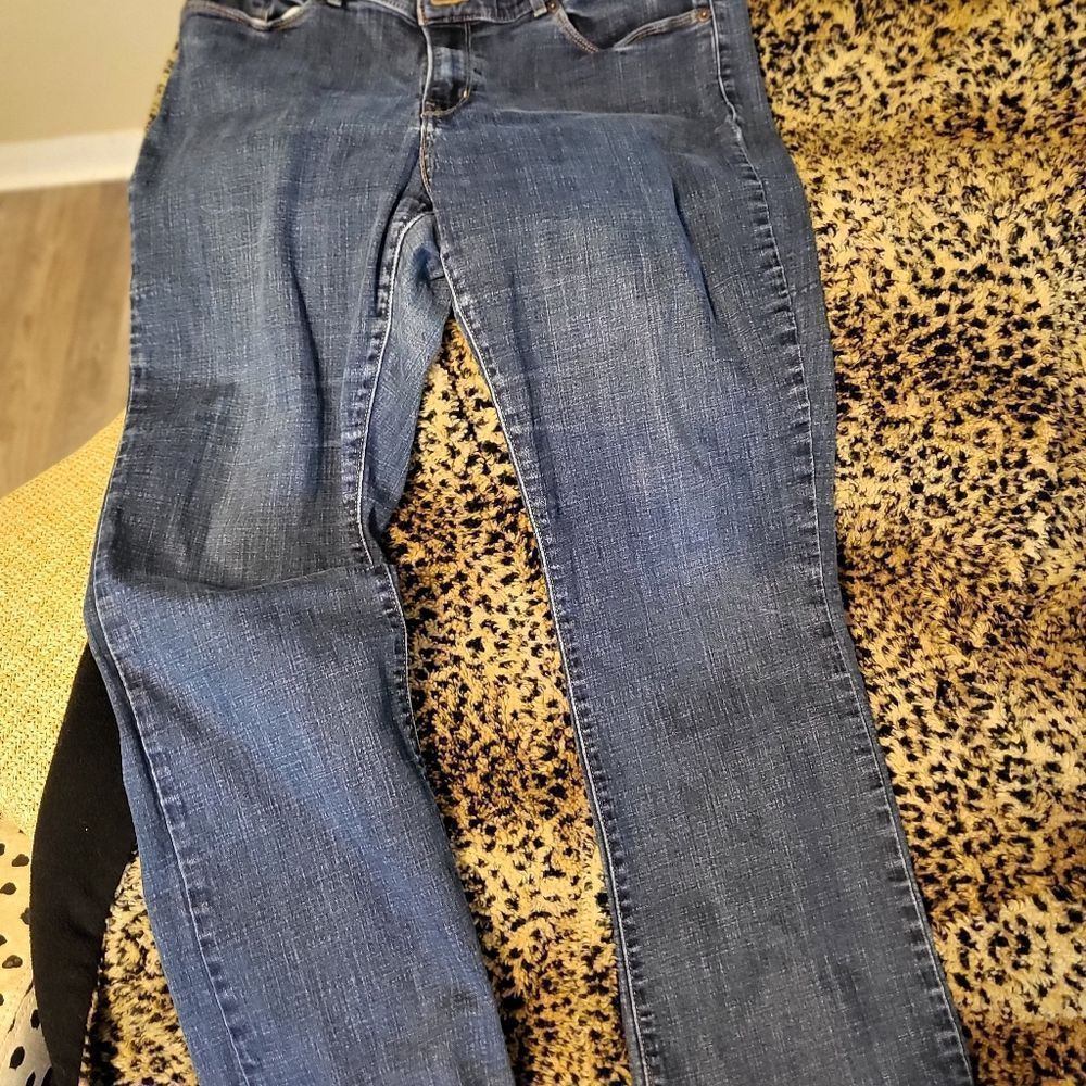 LEVI JEANS